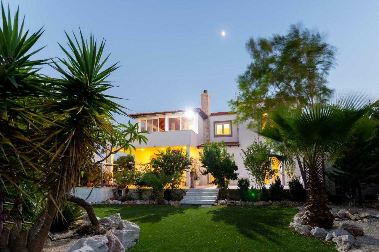Nicole'S Garden Villa Kallithea  ภายนอก รูปภาพ