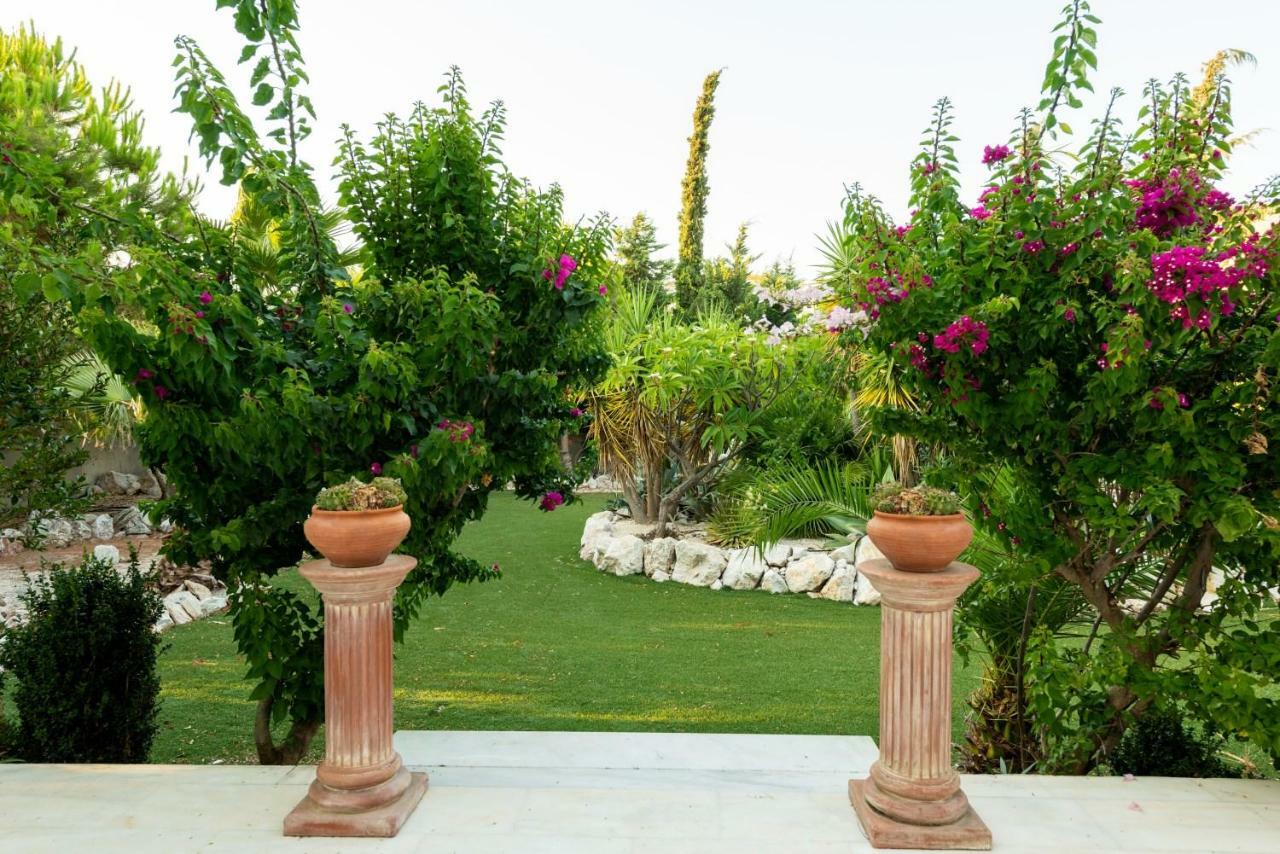 Nicole'S Garden Villa Kallithea  ภายนอก รูปภาพ